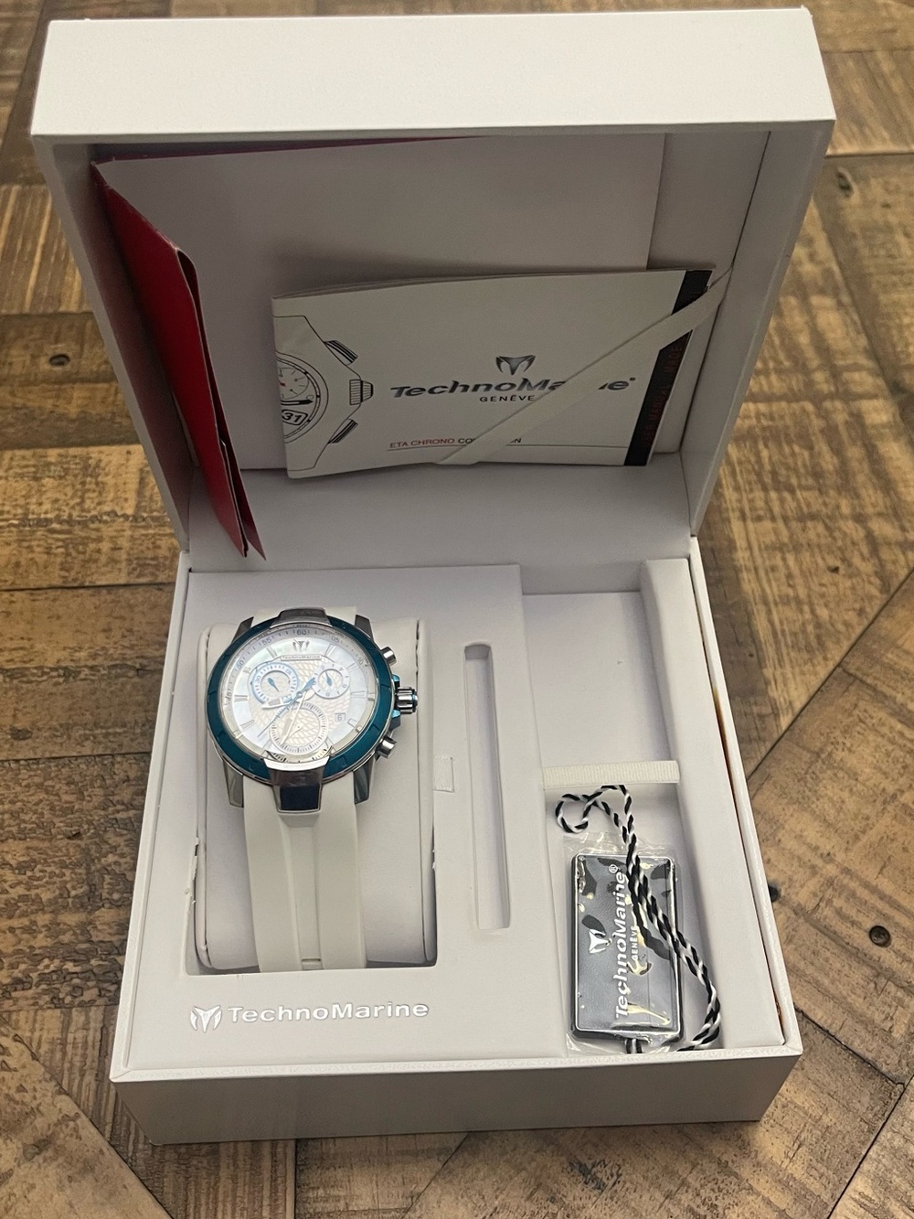 TechnoMarine UF6 Women's Swiss Quartz Chronograph -needing repair